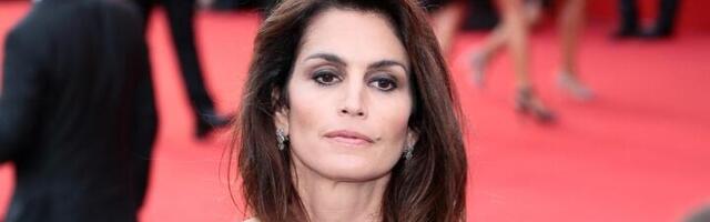 Sindi Kraford reprizirala scenu od pre 33 godine! Kultna reklama u kojoj je bila bomba (FOTO)