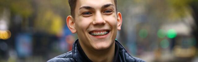 Vukota ima 22 godine i ruši predrasude o mladima: Svet se okrenuo naopako, ali on je u "oldskul" fazonu