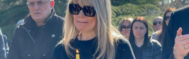 Bolne slike Suzane Jovanović sa pomena Saši Popoviću: Godinu dana bez najveće ljubavi