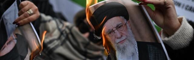 Iran obesio mladog rvača zbog protesta (FOTO)