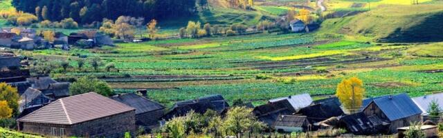 Najčudnije selo u Srbiji: Zbog ovoga imaju probleme sa poštom, sudom... (FOTO)