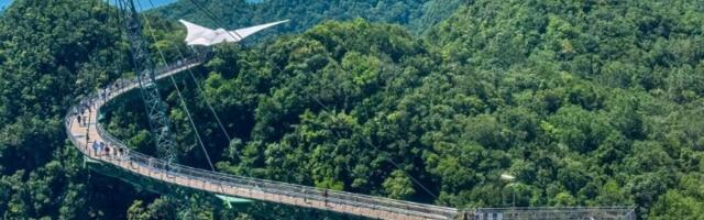 Most koji ne vodi nikuda: Nagib koji ledi krv u žilama (VIDEO)