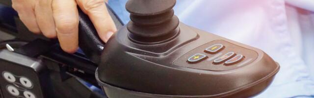 Snimak iz Splita postao hit! Bakica se u kolicima vozila se ulicom, iza nje kolona!