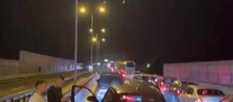 LANČANI SUDAR NA AUTO-PUTU MILOŠ VELIKI! Saobraćajka kod Uba, saobraćaj otežan - formirane velike kolone! (VIDEO)