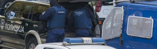 EKSPLOZIJA NA DORĆOLU: Bačena bomba na kafić, oštećena fasada i automobili!