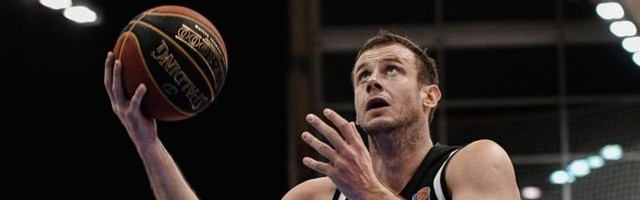 Novica pokrenuo Partizan, Uroš nastavio, crno-beli uz crne minute do prve recke