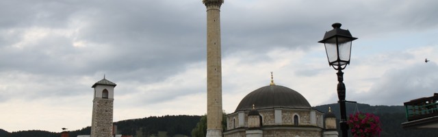 DRAMATIČNO UPOZORENJE IZ PLJEVLJA: “Nema posla za muslimane, a prednost imaju oni koji forsiraju anti-muslimanske fašističke ideologije!”