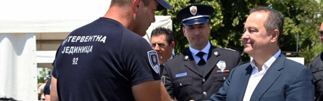 Dačić jasno poručio u Nastavnom centru "Makiš": Bez jake vojske i policije nema ni jake države!