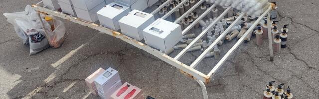 Zaplenjena veća količina parfema i kozmetike na prelazu Strezimirovci