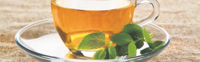 SMRŠAJTE ZA 28 DANA UZ POMOĆ OVOG NAPITKA! Pije se pola sata pre doručka i večere, A POTREBNA SU VAM SAMO 3 OBIČNA SASTOJKA