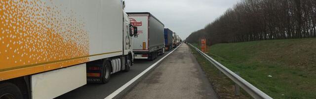 Batrovci, Šid, Bezdan: Višesatna zadržavanja kamiona na izlazu iz Srbije