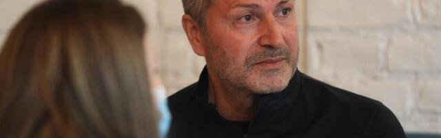 GRUPA ĐOGANI PREVARENA NA DOČEKU NOVE GODINE! Organizator pobegao s parama, Đole prekinuo nastup: Više nećemo da pevamo, vi sedite tu, jedite i pijte! (VIDEO)