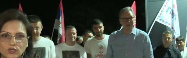 "U subotu ćemo otkriti pod kojim imenom idemo na izbore": Vučić u Inđiji razgovara sa građanima koji pešače za Beograd!