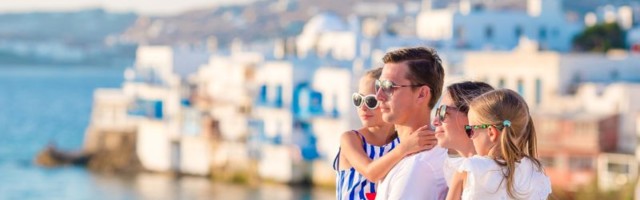 Porodično letovanje 2021: Pod kojim uslovima će deca moći da uđu u Grčku?
