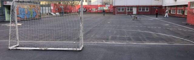 RODITELJI SAGLASNI DA DIREKTOR I RAZREDNI MOGU DA PRETRESU TORBU UČENIKA! Ova škola je sama uvela dodatne bezbednosne mere