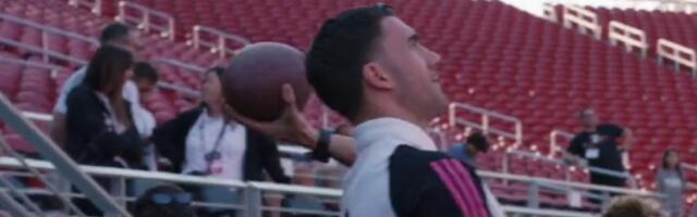 Sport mu je u krvi - Vlahović se sjajno snalazi i u američkom fudbalu (VIDEO)