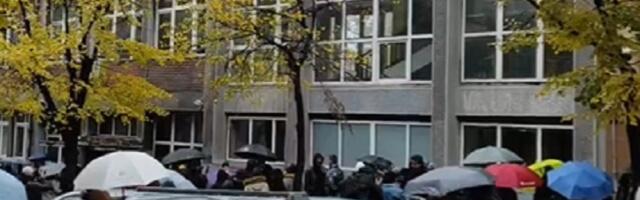 Roditelji đaka beogradske OŠ "Vladislav Ribnikar" najavljuju protest u ponedeljak