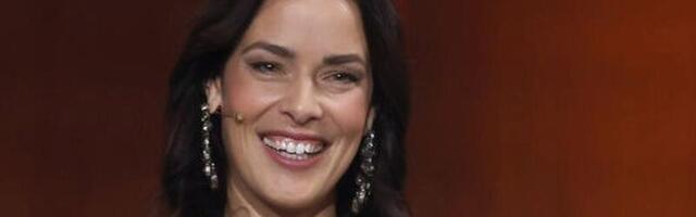 Slavi slobodu, pokazala brus: Ana Ivanović šokirala javnost fotkama iz provoda u Parizu