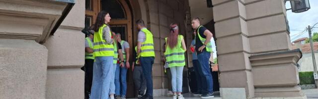 Studenti u blokadi poručili brucošima koji uspisuju fakultete u Nišu: “Vi ste deo zajedničke borbe i budite i dalje glasni“