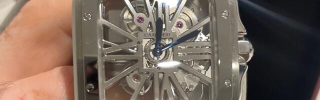 Carinici na aerdoromu zaplenili luksuznu robu vrednu 40.000 evra