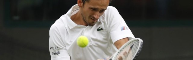 Medvedev počistio malog Nadala, siguran i Beretini