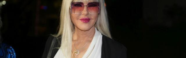 FOTO Gazi 6. deceniju a izgleda bolje od mlađih koleginica: Objavila sliku u kupaćem, u lice više niko ne gleda