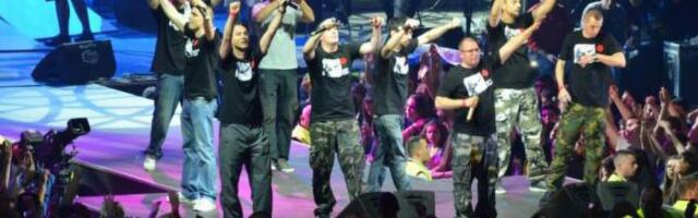 "Sloboda je ko voda, nađe put kroz svaki mrak": Beogradski sindikat se novom pesmom poklonio studentima (VIDEO)