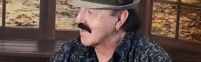 "Meni ništa nije davao" Pevačica mlađa 46 godina od Harisa Džinovića o detaljima njihove veze: "Ne kajem se"