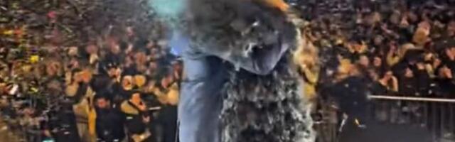 Ovog muškarca je Nataša Bekvalac poljubila u ponoć! Grlili se pred svima, pa poručila: "Ljubite se, volite se"