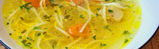 Toliko se jednostavno pravi da će uspeti i neiskusnim domaćicama: Spremite pileću supu koja vraća u detinjstvo