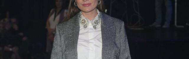 JELENA TOMAŠEVIĆ USNIMLJENA ODMAH NAKON PUŠTANJA IZ BOLNICE! Evo u kakvom je stanju pevačica posle drame na koncertu!