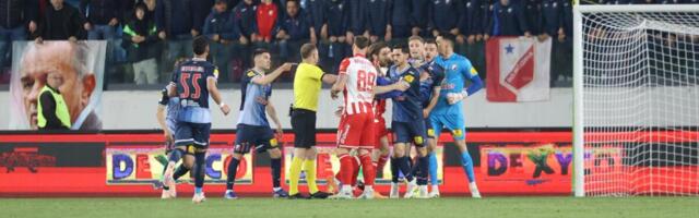 DETALJI TUČE FUDBALERA CRVENE ZVEZDE I VOJVODINE! Ko je sve učestvovao u frci? Klinci "zavarničili", a onda je nastao OPŠTI HAOS! VIDEO