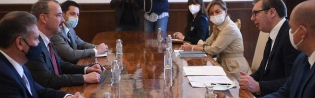 Vučić se sastao sa ambasadorom SAD Entonijem Godfrijem! Foto