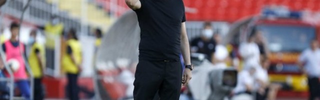 LALATOVIĆ PREDSTAVLJEN NA ČAIRU! Samo OSAM igrača na prvom treningu, najavljeno prvo POJAČANJE!
