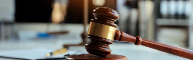 "Da raspravimo ko je rulja, a ko hulja": Protest advokata ispred RTS-a