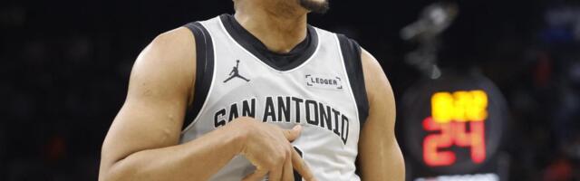 ČAK 21 TROJKA ZA UBEDLJIV TRIJUMF: Pogledajte kako je San Antonio stigao do pobede protiv Hjustona! (VIDEO)