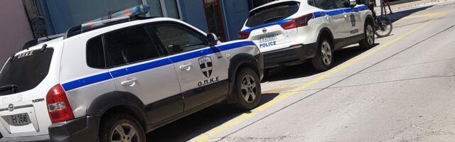 Prijateljice zajedno skočile sa zgrade: Horor potez dve 17-godišnjakinje u Atini, OČEVIDAC U ŠOKU!