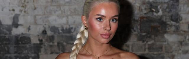 Bradavice kao trešnje izvirile iz korseta: Bele grudi prekipele, a fotografi se "zapalili" (FOTO)