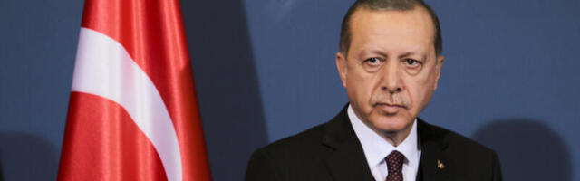 &quot;MI ĆEMO STAJATI USPRAVNO&quot; Erdogan: Turska nije zastrašena pretnjama Zapada