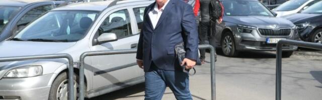 Komentarisao ocene učenice i "duuuge nokte": Ko je FARAONU dozvolio uvid u e-dnevnik?