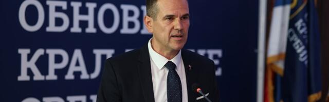 POKS: Vlast vojnom paradom preti demonstrantima, zato je treba otkazati