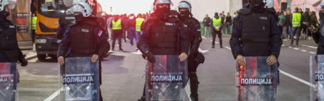 Наметање апсурда