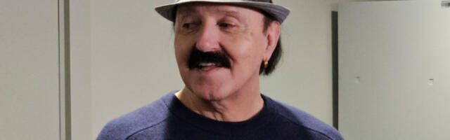 "IMAM HARISOV SNIMAK, ZNAM ŠTA JE RADIO" Skandal na estradi - poznati PEVAČ drži Džinovića u ŠACI! (FOTO)