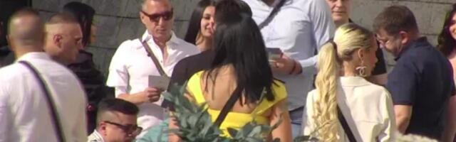 JANJUŠ GRCA U SUZAMA NA PROSLAVI ROĐENDANA: Čestitka koju je dobio od brata i roditelja ga potpuno DOTUKLA! (VIDEO)