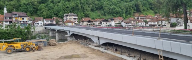 U završnoj fazi radovi na mostu u Šarampovu Ana Brnabić 6. jula svečano seče vrpcu