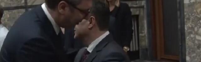 Ne možete da me vređate koliko mogu da hvalim Vučića