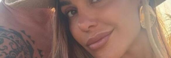 MARINA VISKOVIĆ POKAZALA PRSTEN! Misteriozni milioner osvojio srce pevačice - BLJEŠTE DIJAMANTI NA PLEMENITOM METALU! (FOTO)