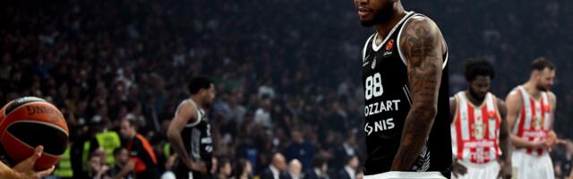 "Teško mi je da gledam Tajrika, očigledno nije na 100% mentalno!" Čima Moneke o haosu u Partizanu /VIDEO/