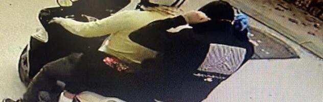 Huligani kamenjem razbili izlog biletarnice na stadionu Novog Pazara