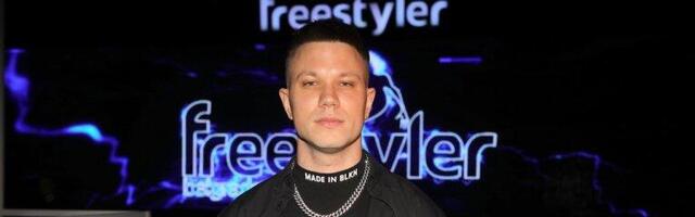 POZNATI PEVAČ UDARIO NA RELJU POPOVIĆA: "I ja bih potonuo da sam slušao taj krš" (FOTO)